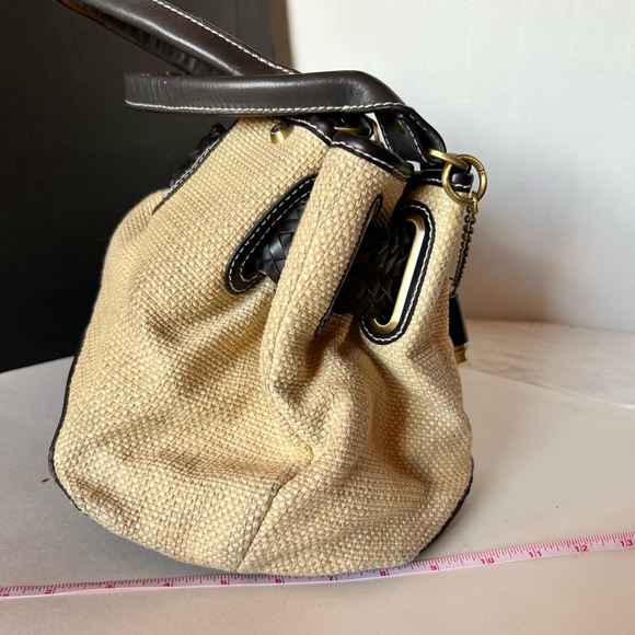 Stylish Tan and Black Women's Handbag - Picture 3 of 12